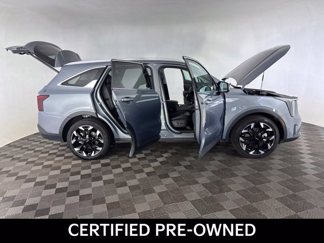 Certified 2025 Kia Sorento SX FWD image 18