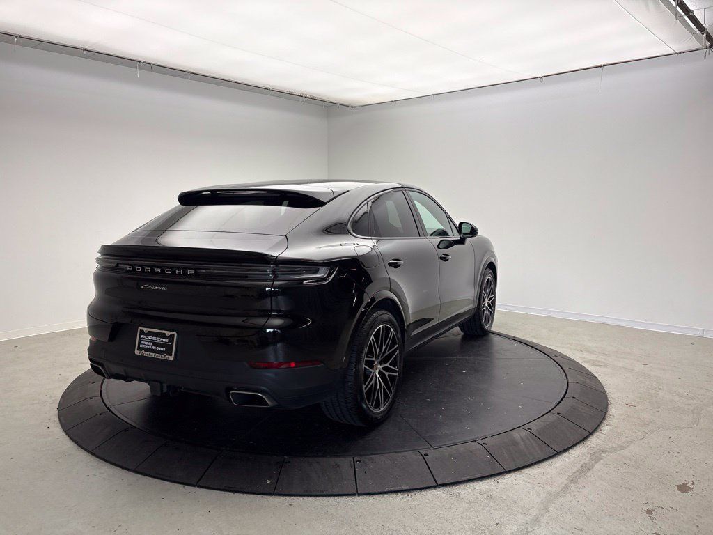 Certified 2024 Porsche Cayenne Coupe AWD/4WD image 7