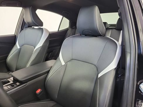 Used 2025 Toyota Camry SE FWD image 20
