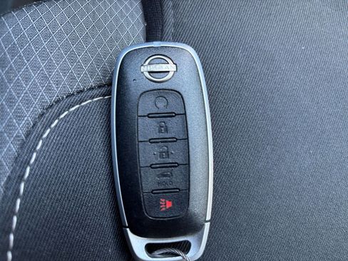 Used 2025 Nissan Pathfinder SV AWD/4WD image 28