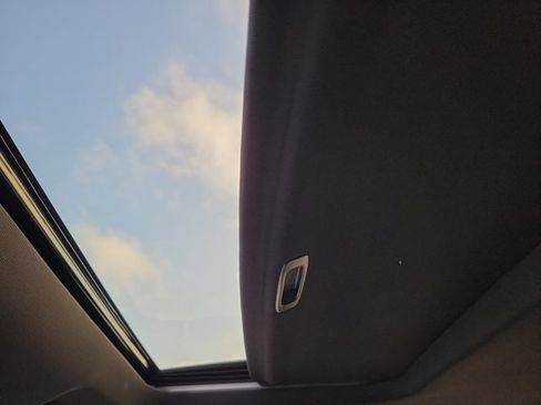 Used 2024 GMC Sierra 1500 AT4 w/ Technology Package image 26