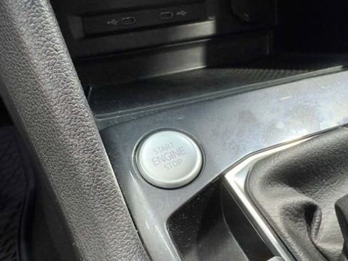 Used 2024 Volkswagen Tiguan SE R-Line image 27