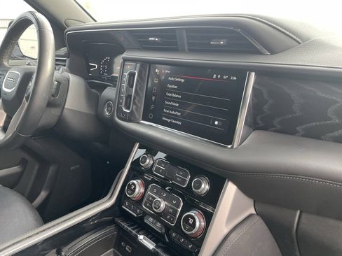 Used 2023 GMC Yukon XL Denali w/ Denali Reserve Package image 31