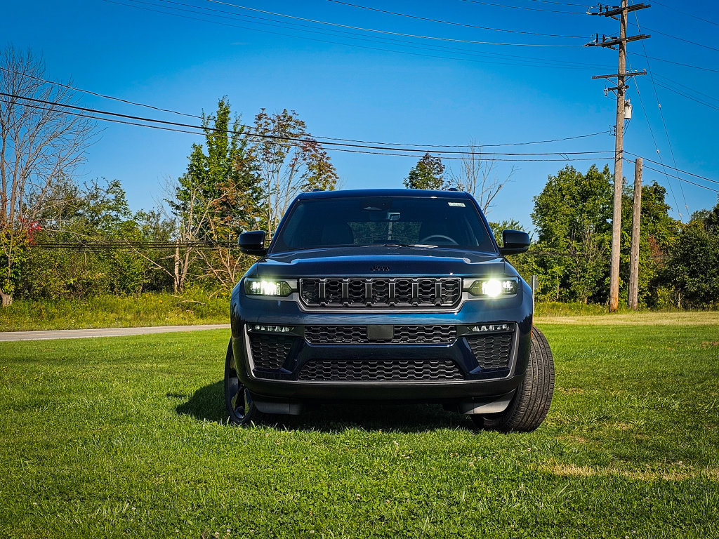 New 2027 Jeep Grand Cherokee Limited AWD/4WD image 8