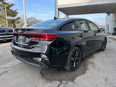 Used 2022 Kia Forte LXS image 5