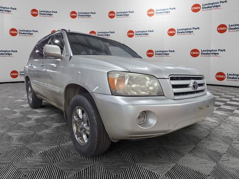 Used 2004 Toyota Highlander 4WD V6 image 1