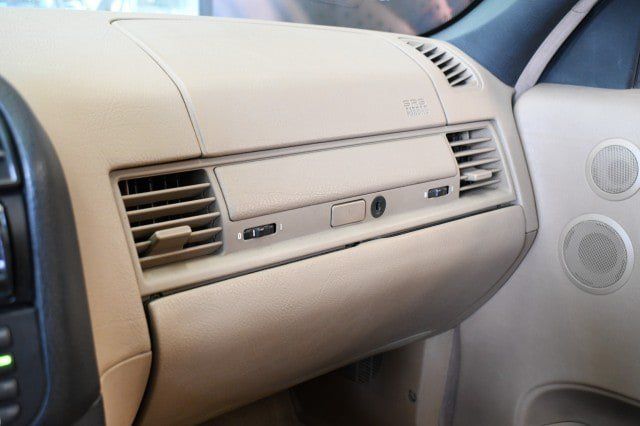 Used 1996 BMW 318i Convertible RWD image 28