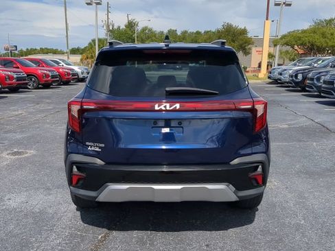 Used 2024 Kia Seltos EX FWD image 7