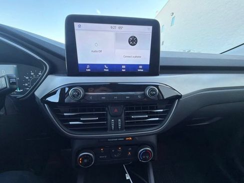 Used 2022 Ford Escape SE FWD image 10