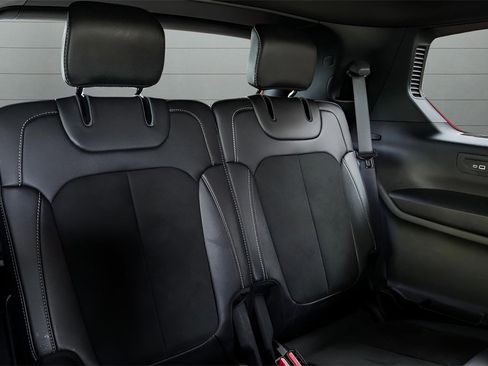 Used 2024 Jeep Grand Cherokee L Laredo image 62