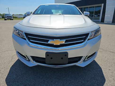 Used 2018 Chevrolet Impala LT w/ LT Convenience Package FWD image 2