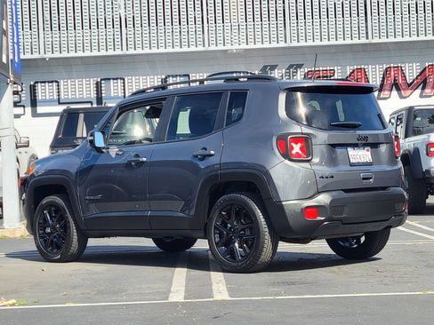Used 2023 Jeep Renegade Altitude AWD/4WD image 2