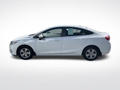 Used 2018 Chevrolet Cruze LS FWD image 12