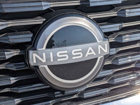 Used 2023 Nissan Rogue SV AWD/4WD image 12
