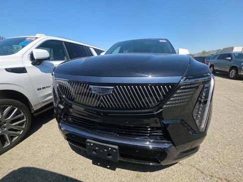 Used 2025 Cadillac Escalade IQ Luxury 2 w/ LPO, Premium Carpet Package AWD/4WD image 10
