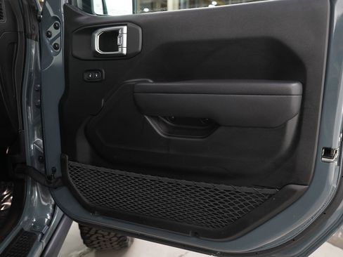 Used 2024 Jeep Wrangler Willys image 9