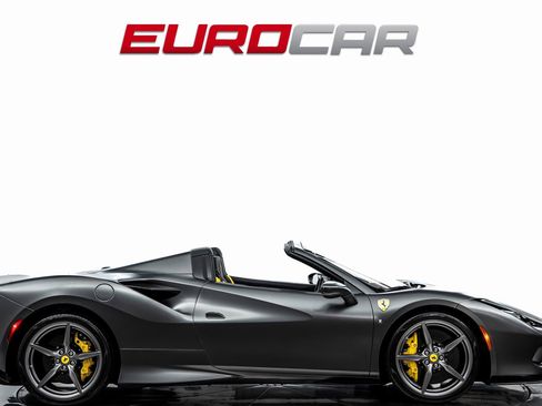 Used 2022 Ferrari F8 Tributo image 7