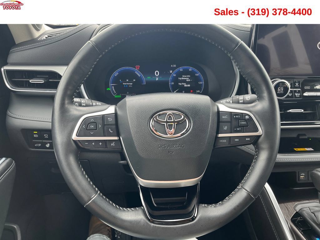 Used 2023 Toyota Highlander Platinum AWD/4WD image 17