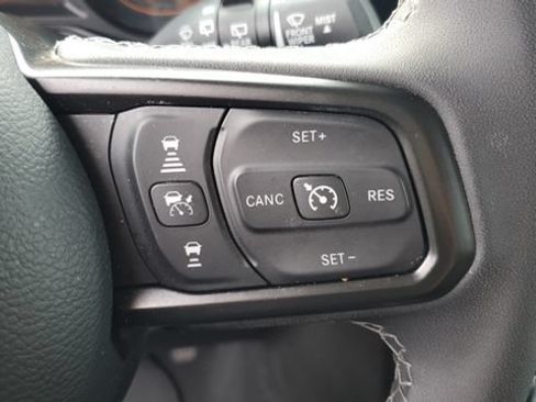 Certified 2026 Jeep Wrangler Unlimited Rubicon AWD/4WD image 11