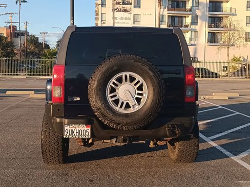 Used 2008 HUMMER H3 Adventure image 9