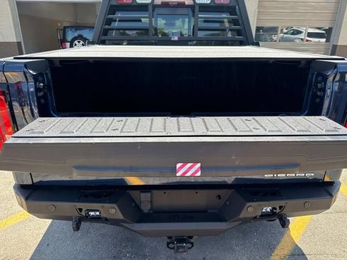 Used 2023 GMC Sierra 1500 Denali Ultimate image 8