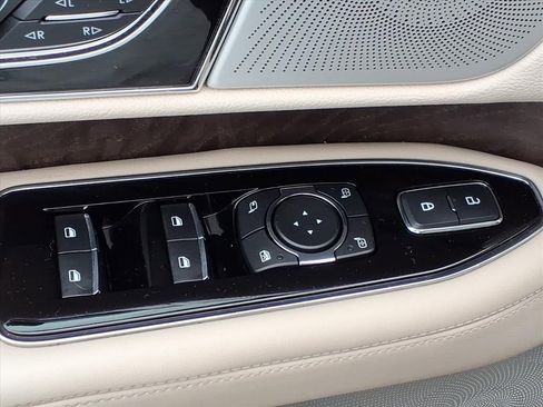 Used 2019 Lincoln Navigator Reserve image 19