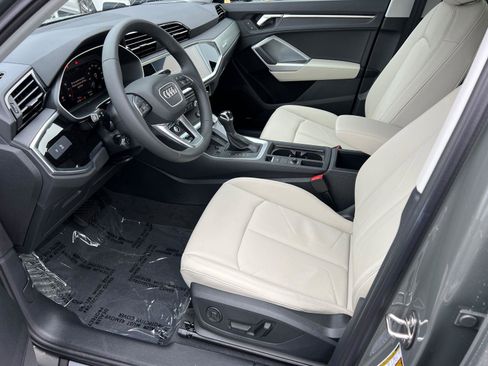 New 2025 Audi Q3 2.0T Premium image 9