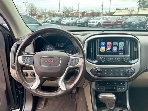 Used 2018 GMC Canyon SLT image 19