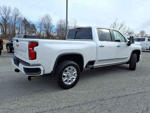 Used 2025 Chevrolet Silverado 2500 High Country w/ Z71 Off-Road Package image 4
