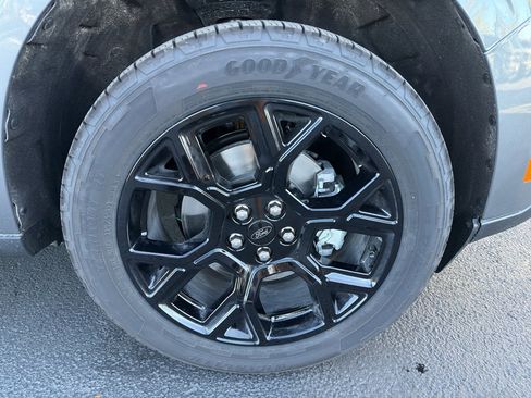 New 2025 Ford Maverick XLT w/ XLT Luxury Package image 11