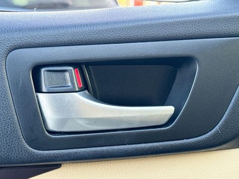 Used 2016 Toyota Highlander XLE image 13