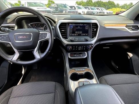 Used 2023 GMC Acadia SLE image 7
