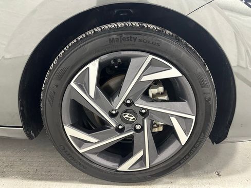 Used 2025 Hyundai Elantra Sport image 58