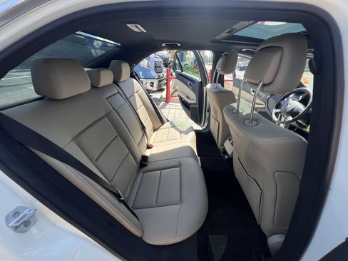 Used 2010 Mercedes-Benz E 350 E 350 SEDAN 4D image 33