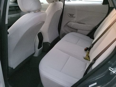 Used 2026 Hyundai Kona SE FWD image 19