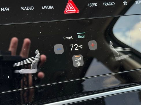 Used 2025 Genesis GV80 2.5T Standard image 32