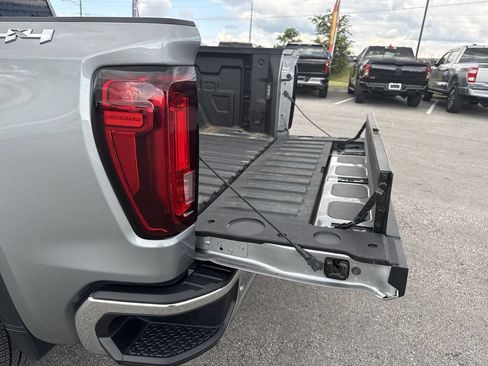 Used 2024 GMC Sierra 1500 SLT w/ SLT Premium Plus Package AWD/4WD image 32