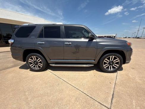 Used 2018 Toyota 4Runner Limited AWD/4WD image 19