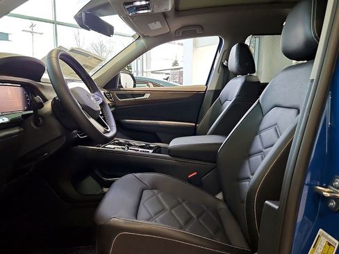 New 2026 Volkswagen Atlas SE image 9