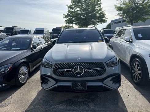 Used 2023 Mercedes-Benz E 350 4MATIC Sedan image 5