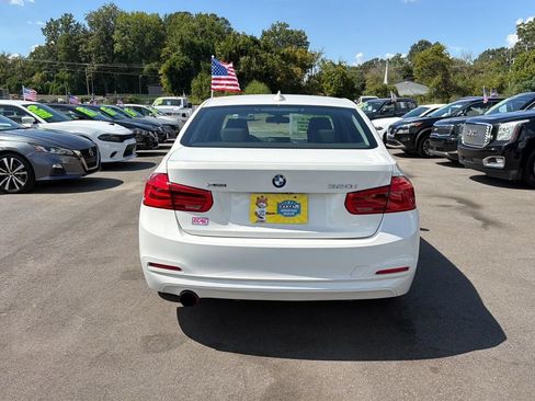 Used 2018 BMW 320i xDrive Sedan w/ Convenience Package AWD/4WD image 4