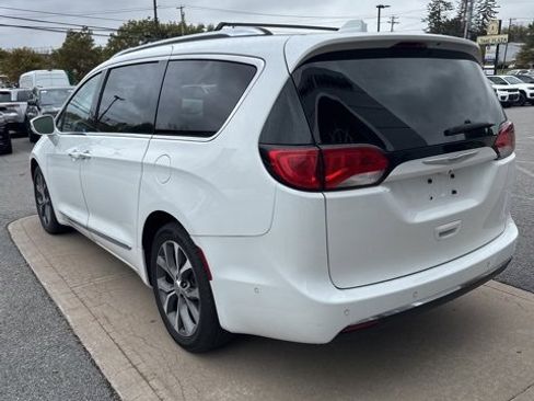 Certified 2018 Chrysler Pacifica Limited w/ Advanced Safetytec Group image 5
