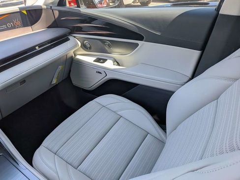 New 2026 Lincoln Nautilus Reserve AWD/4WD image 16