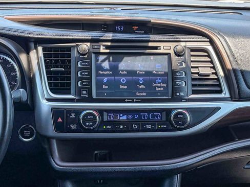 Used 2015 Toyota Highlander Limited Platinum AWD/4WD image 12