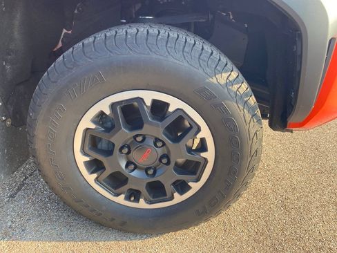 Used 2024 Toyota Tacoma TRD Off-Road AWD/4WD image 5