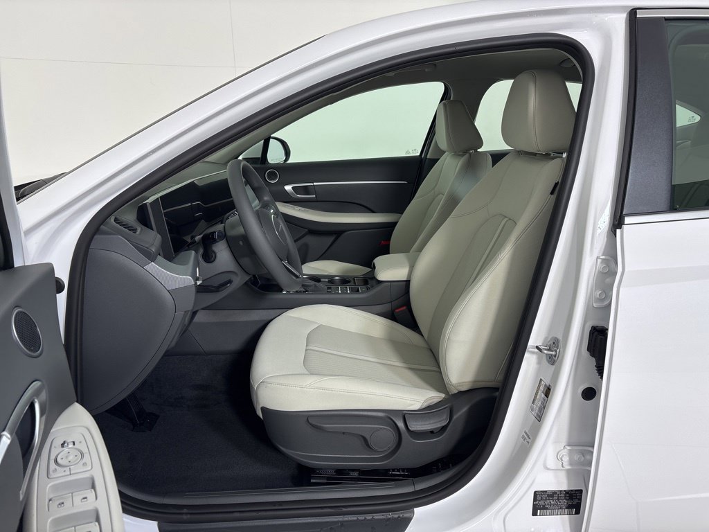Certified 2026 Hyundai Sonata SE FWD image 14