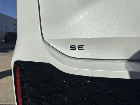 New 2026 Volkswagen Tiguan SE R-Line image 33