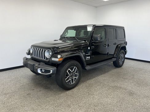 Used 2024 Jeep Wrangler Sahara image 16
