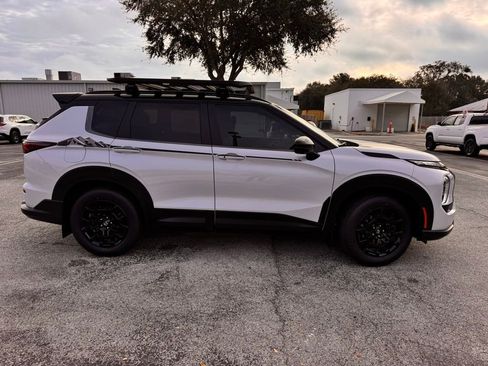 New 2026 Mitsubishi Outlander AWD image 9