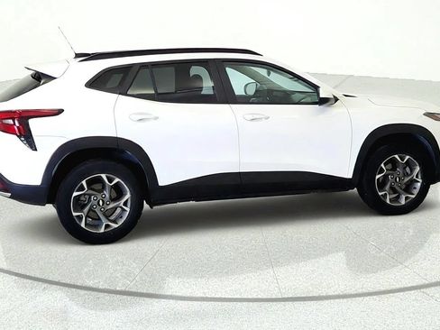 Used 2025 Chevrolet Trax LT w/ Driver Confidence Package FWD image 6